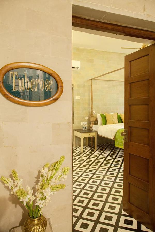 コルカタ The Ivy House Bed & Breakfast エクステリア 写真