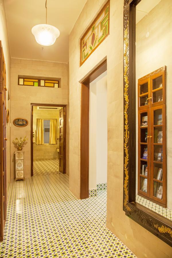 コルカタ The Ivy House Bed & Breakfast エクステリア 写真